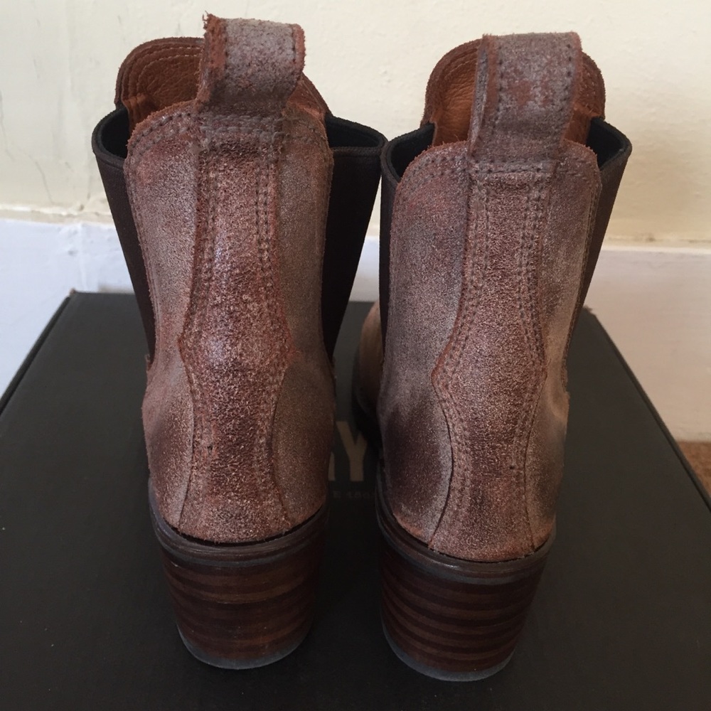 Frye Sabrina Chelsea Boots NWT - Picture 5 of 7